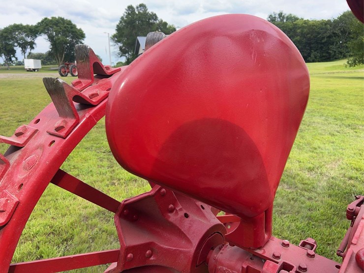 1940-farmall-h-distillate-image-39