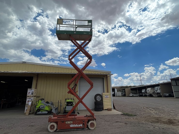 #1017-•-scissor-lift-image-31
