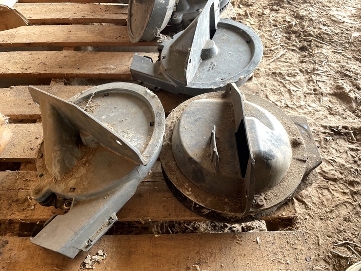 #5514-•-(7)-john-deere-seed-meters-image-2
