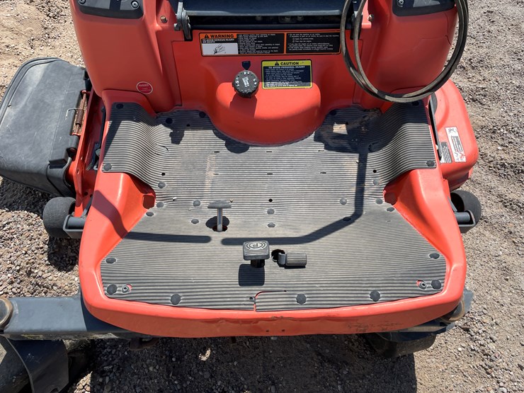 #2005-•-kubota-zero-turn-mower-image-38