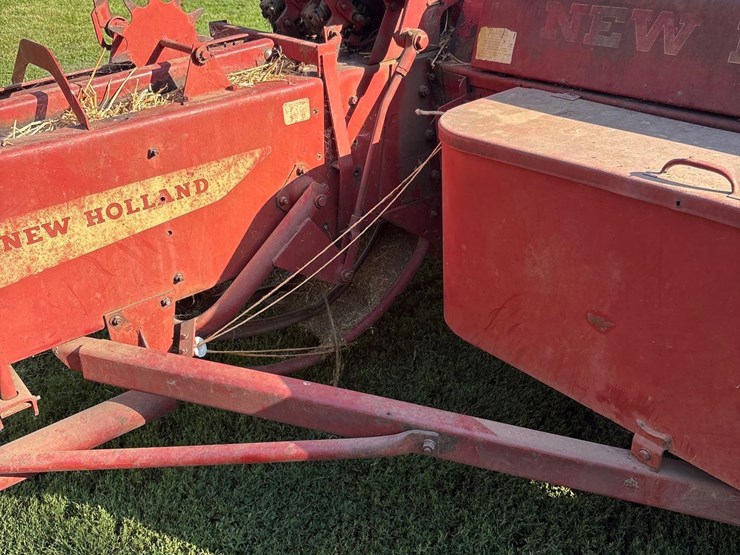 new-holland-275-image-18