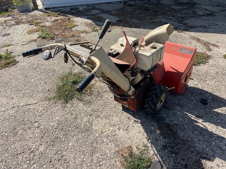 arends-26”-snowblower-image-3