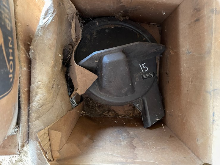 #5515-•-(6)-john-deere-seed-meters-image-4