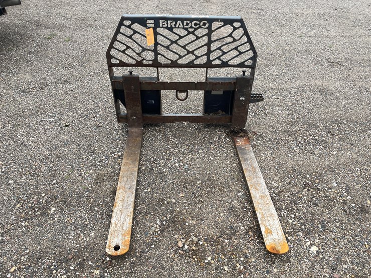 #192-•-bradco-skid-steer-mount-pallet-forks-image-2