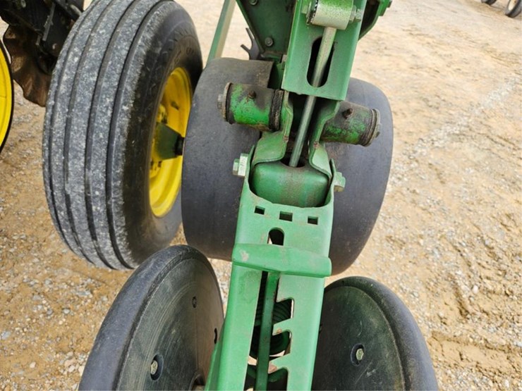 john-deere-7200-image-31