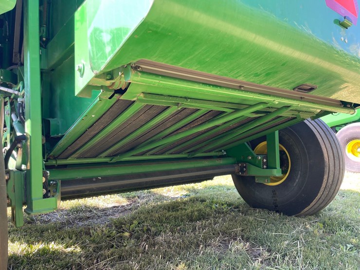 2013-john-deere-569-premium-image-9