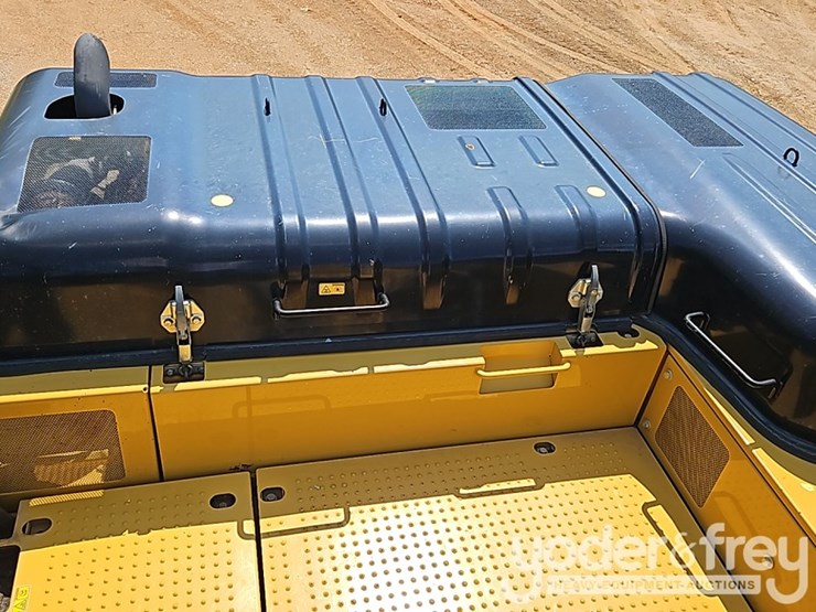 2016-caterpillar-336fl-image-34