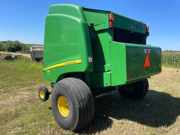 2017-john-deere-569-premium-image-4