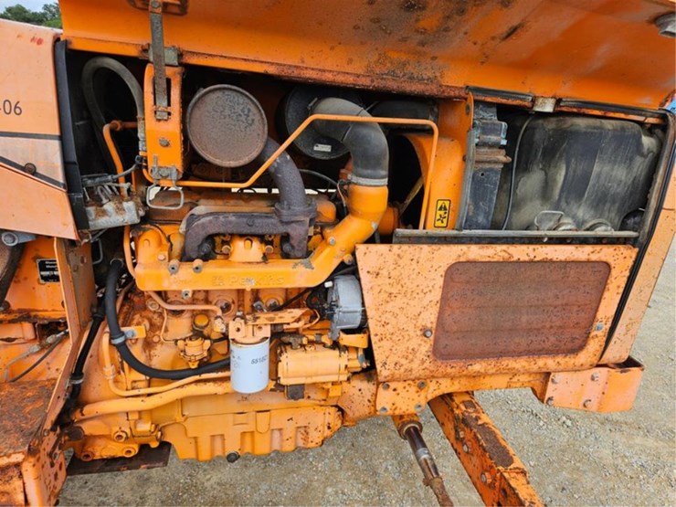 massey-ferguson-383-image-9