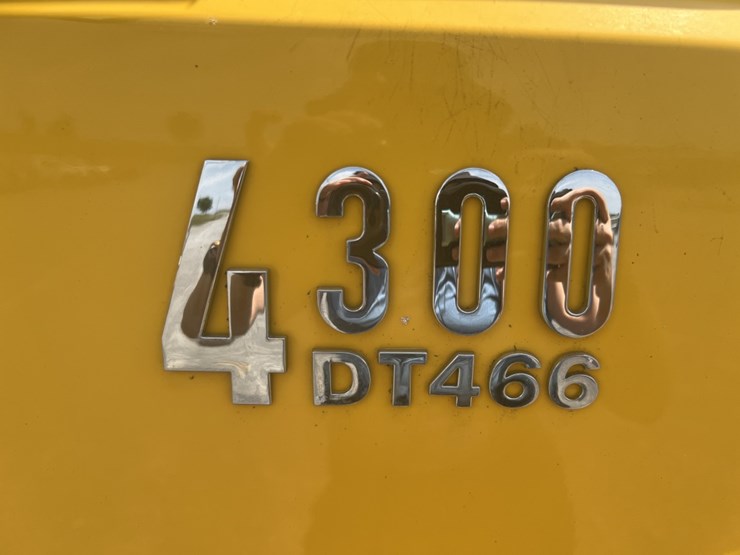 2007-international-durastar-4300-image-23