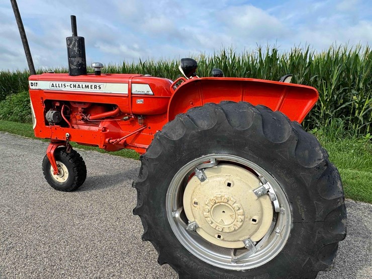 1963-allis-chalmers-d17-image-16