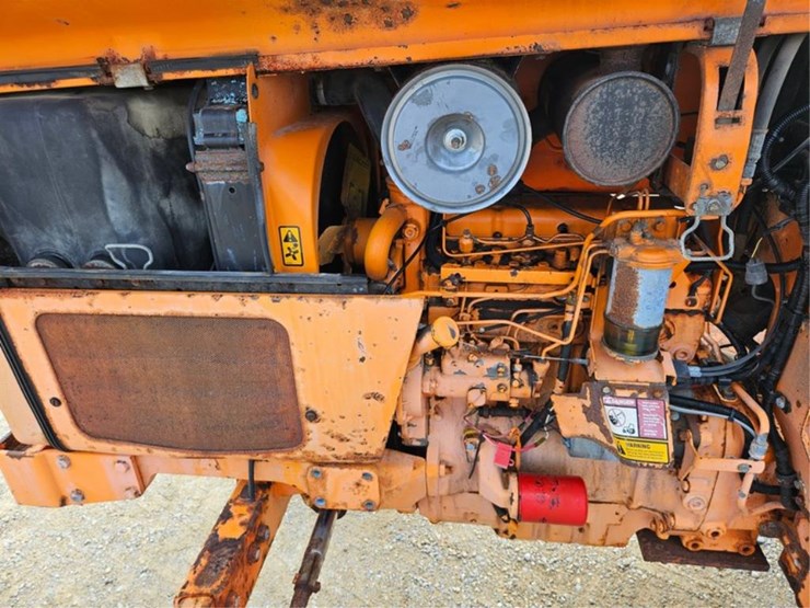 massey-ferguson-383-image-12