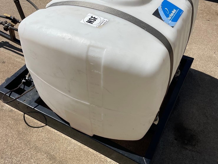 100-gallon-spray-tank-image-9