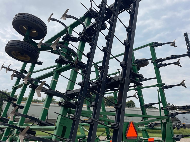 john-deere-2210-image-7