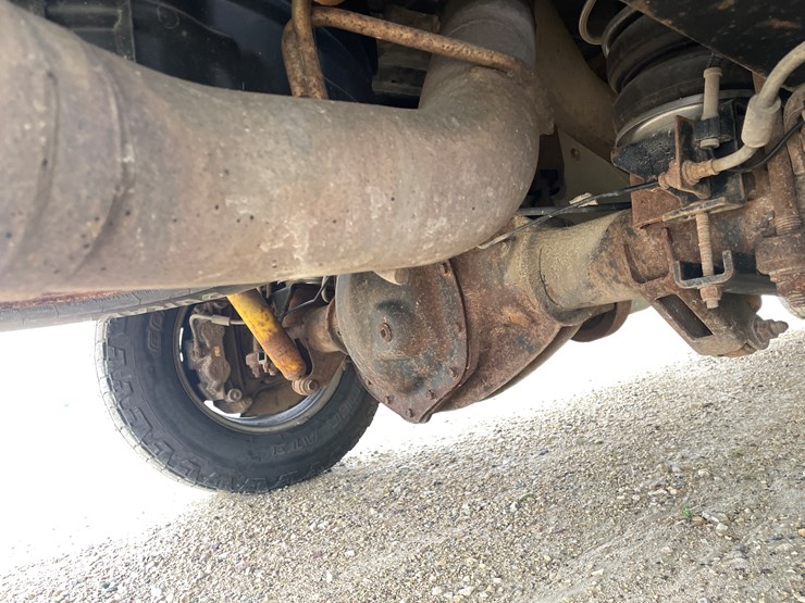 #112-•-2015-chevy-2500-diesel-4x4-pickup-(has-wi-title)-image-19
