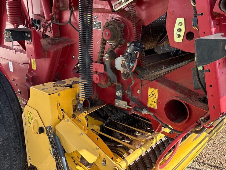 2015-new-holland-roll-belt-560-image-56