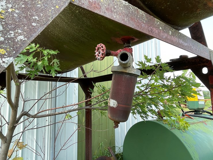 #5494-•-s.o.-company-metal-fuel-tank-on-metal-stand-image-7