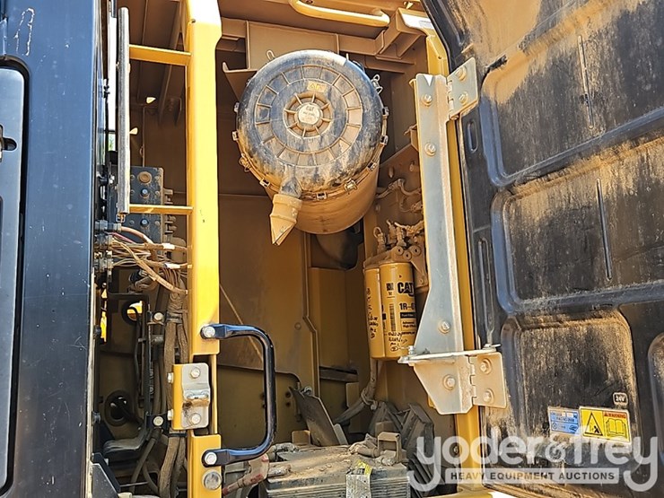 2016-caterpillar-336fl-image-29