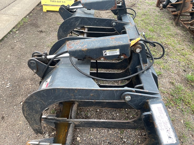#186-•-stout-skid-steer-mount-84"-grapple-bucket-image-7