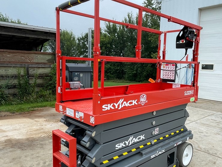 #124-•-2025-skyjack-sj3226e-scissors-lift-image-5