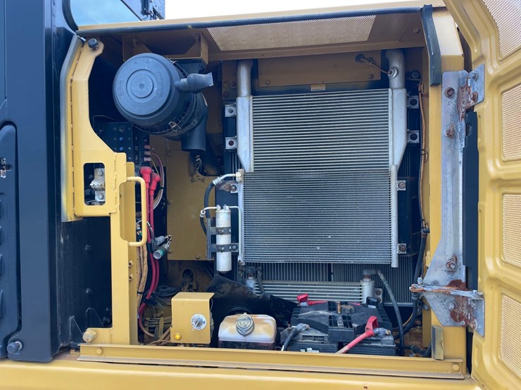 2018-caterpillar-318fl-image-27