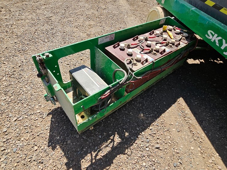#129-•-2015-skyjack-sj-4632-scissors-lift-image-24
