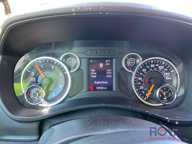 2019-dodge-ram-5500-image-36