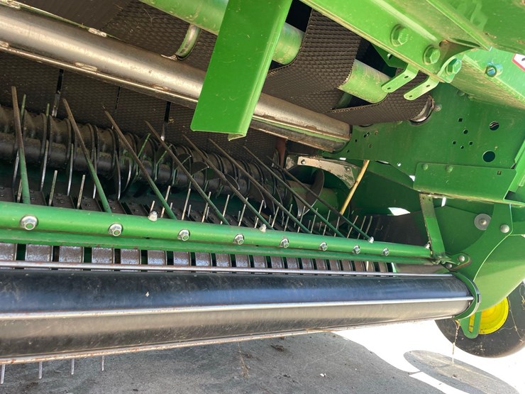 2021-john-deere-560m-image-22