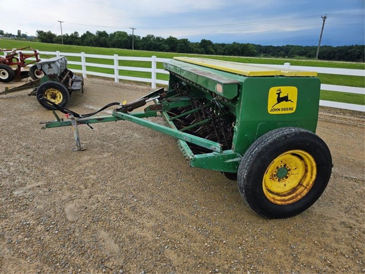 john-deere-8300-image-2