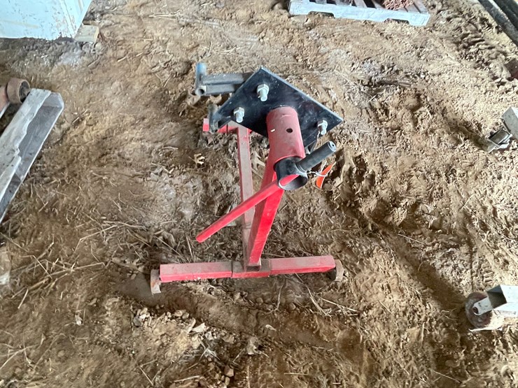 #5518-•-1,000-lb-capacity-engine-stand-image-6