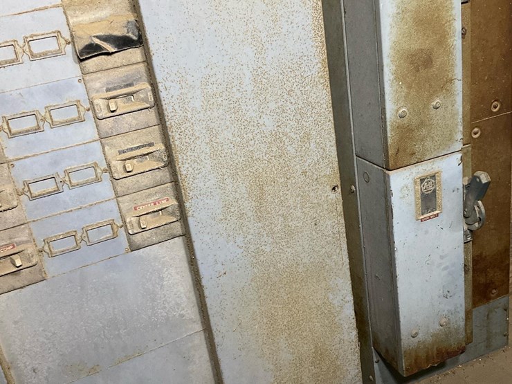 #124a-•-electrical-box-image-7