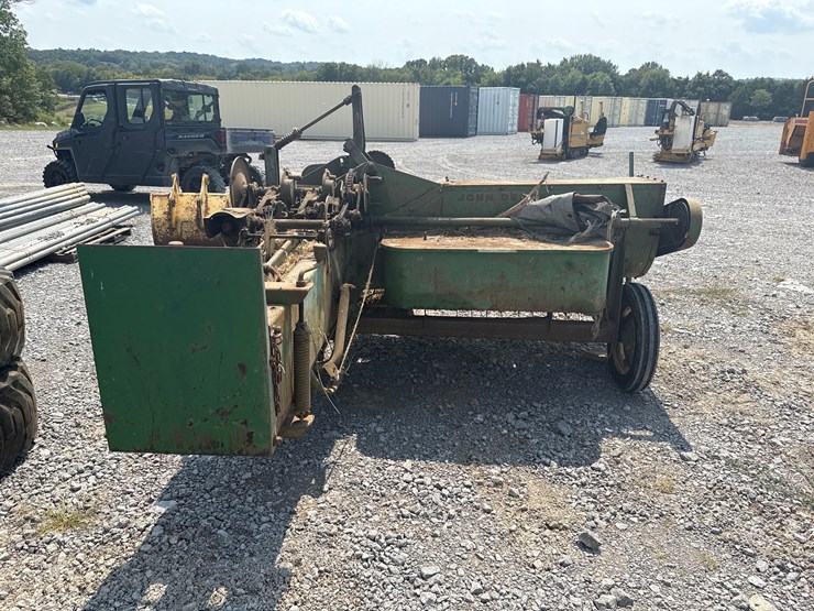 john-deere-24t-image-10