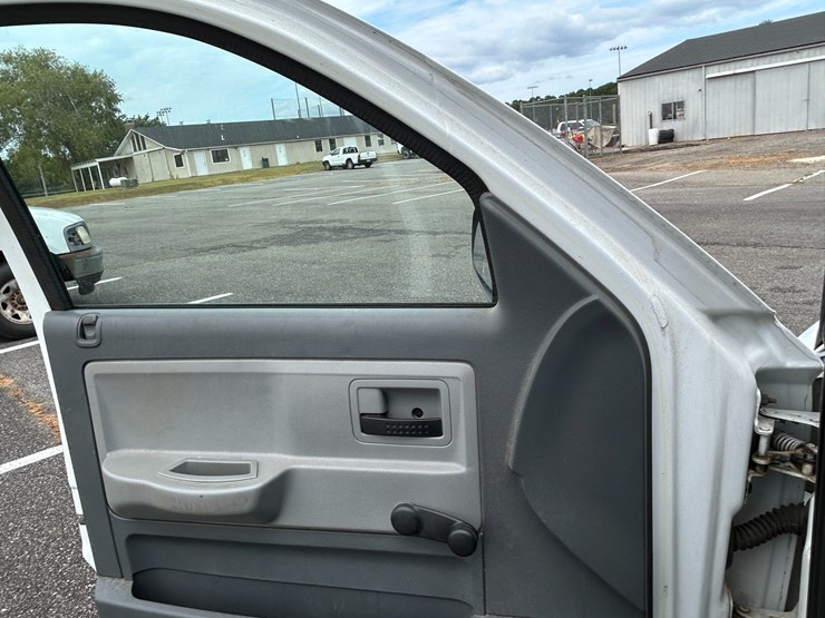 2005-dodge-dakota-image-58