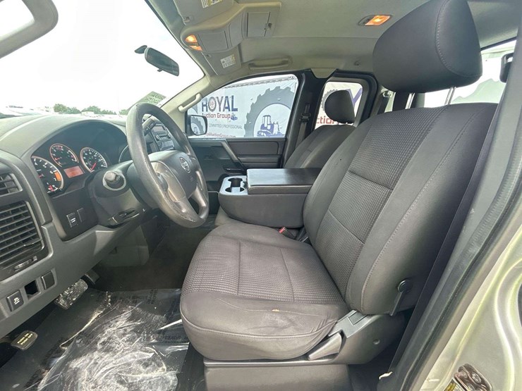 2013-nissan-titan-image-8