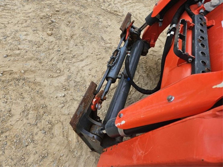 kubota-ssv75-image-10