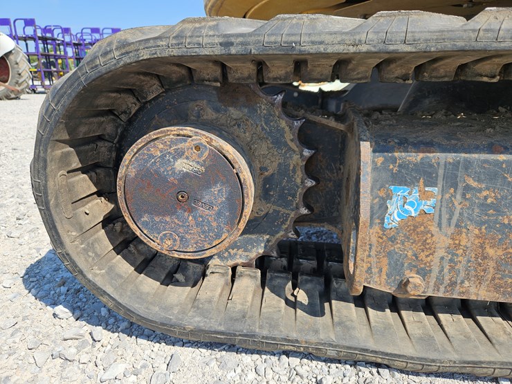 2019-deere-35g-image-9