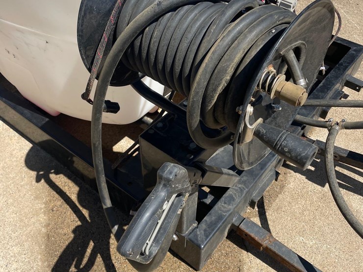 100-gallon-spray-tank-image-5