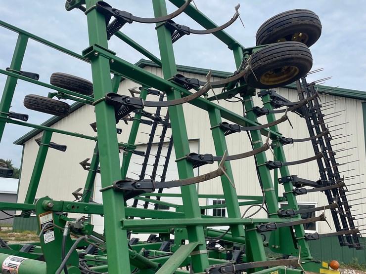 john-deere-2210-image-11