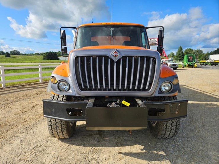 #381-•-2009-ih-7500-tandem-axle-dump-truck-image-8