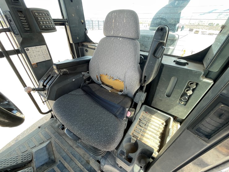 deere-672d-image-30