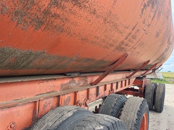 shop-built-10,000-gallon-manure-tank/running-gear-image-25