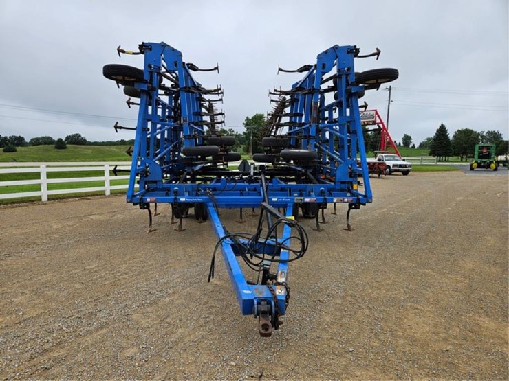 new-holland-st250-image-8