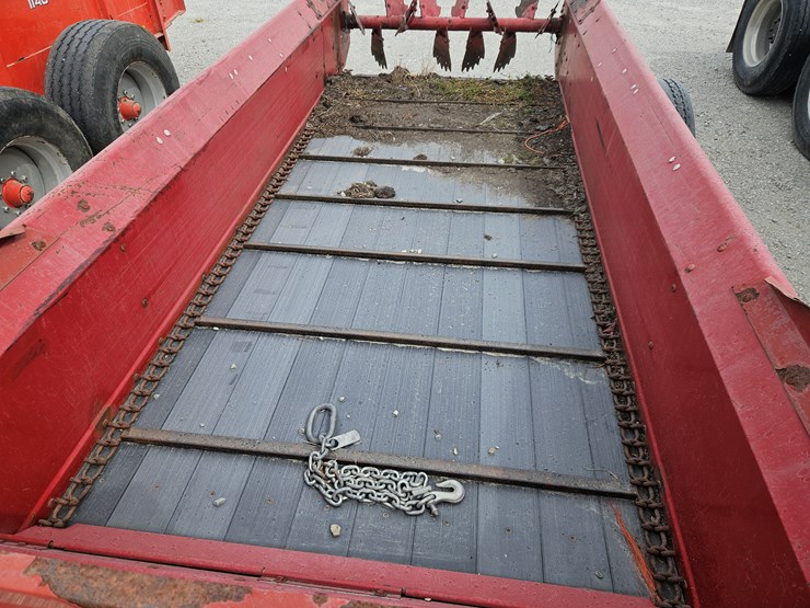 2015-new-holland-155-image-4