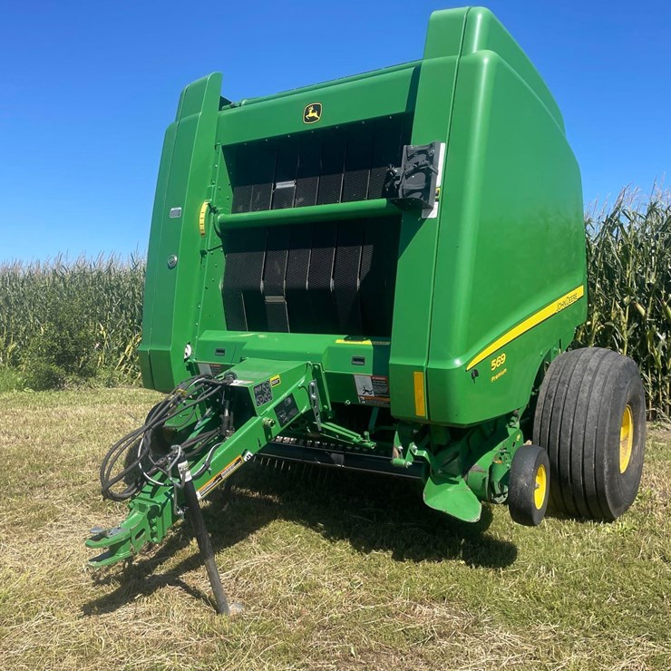 2017 JOHN DEERE 569 PREMIUM