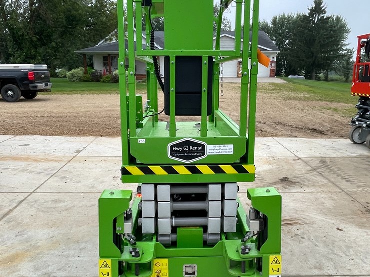 #120-•-2024-frontier-f3820tl-track-drive-scissors-lift-with-outriggers-image-3