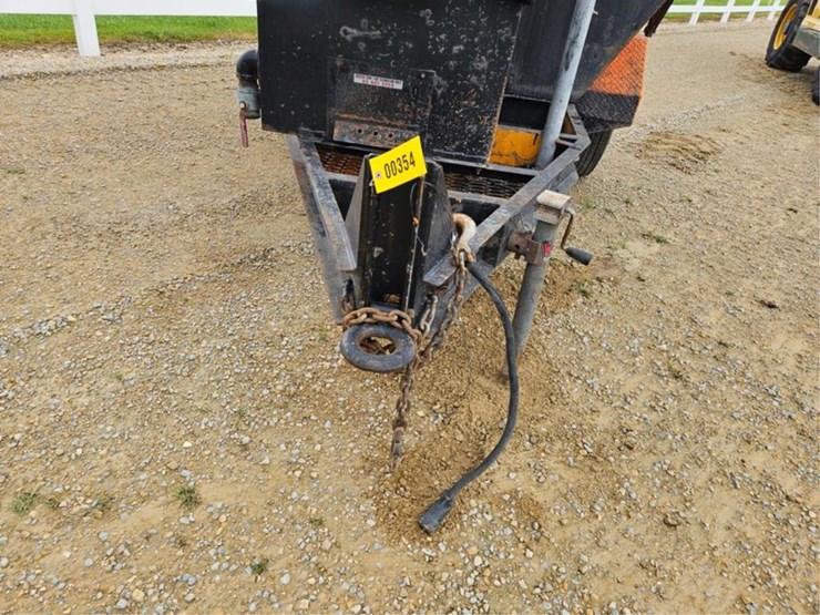 #354-•-km-industries-hot-box-asphalt-trailer-image-9