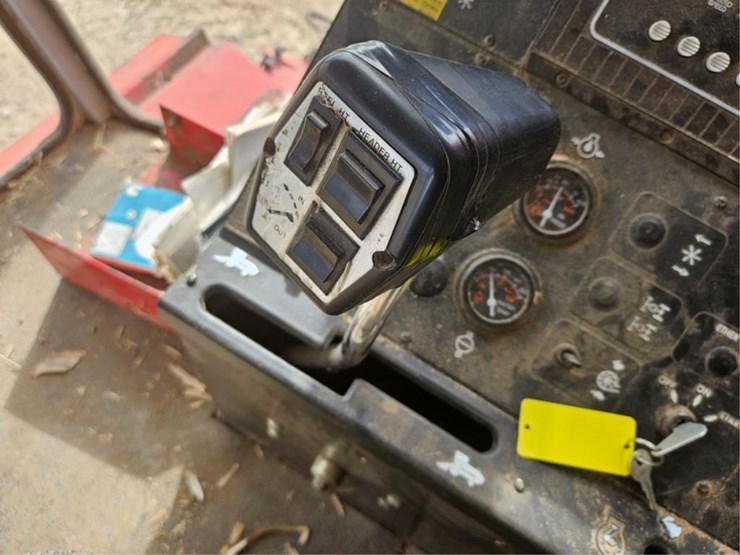 massey-ferguson-8570-image-52