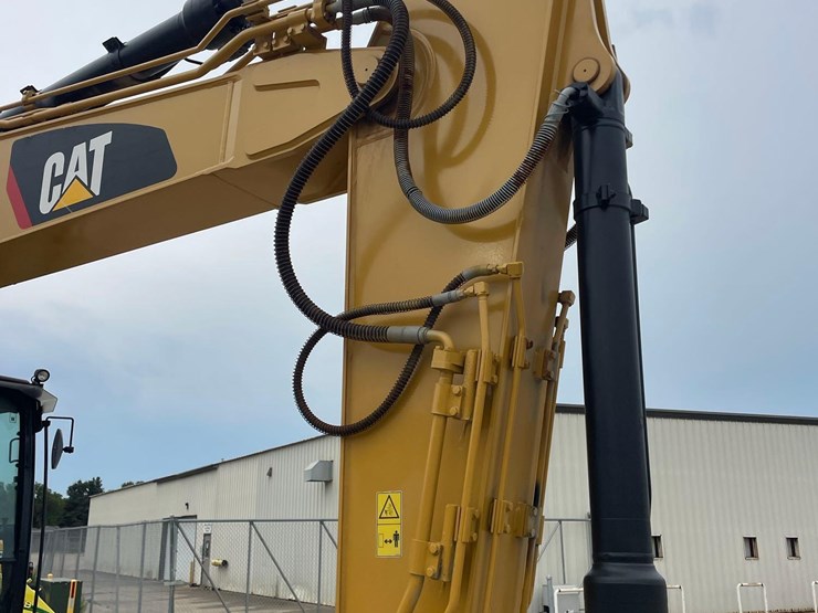 2018-caterpillar-318fl-image-33