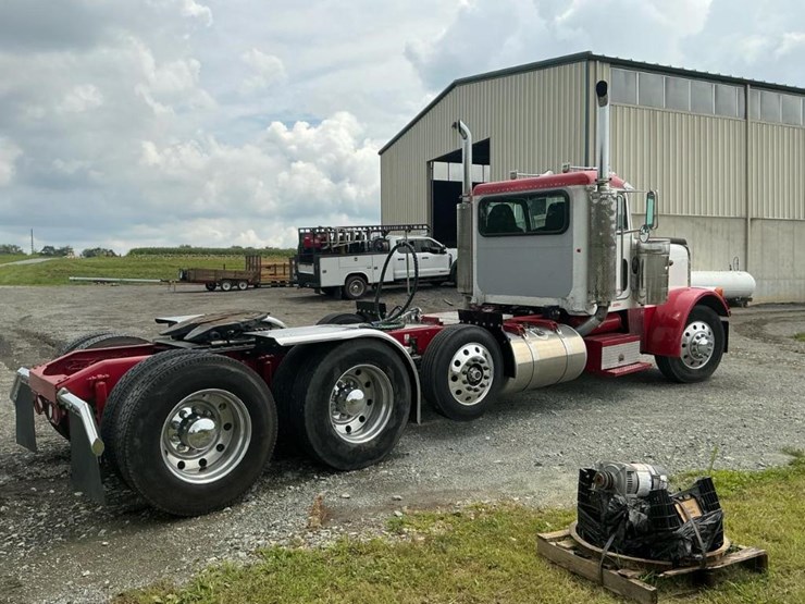 #502-•-2004-peterbilt-truck-image-9