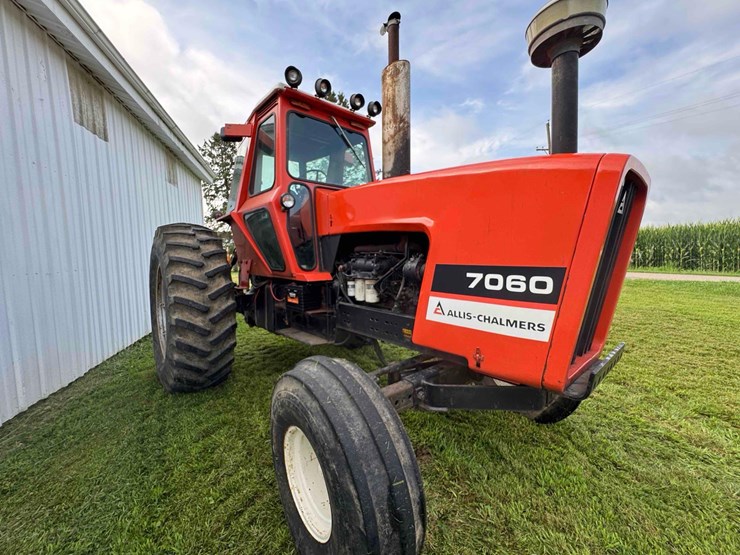 1980-allis-chalmers-7060-image-8